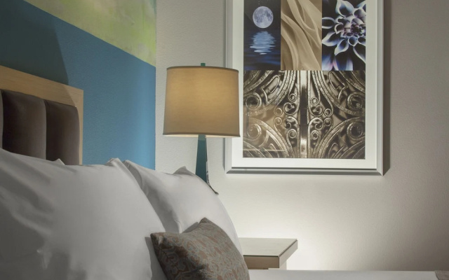 Grand Deluxe ADA Double room