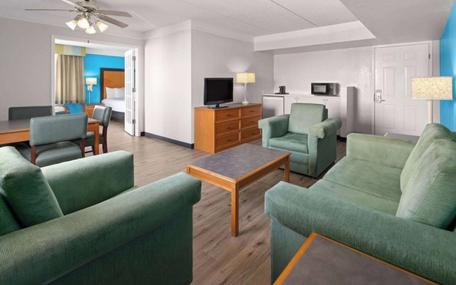 1 Bedroom Suite
