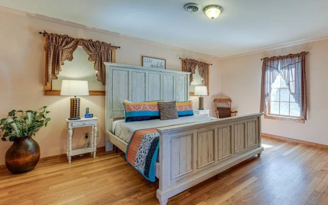 3 Bedrooms Cottage with balcony