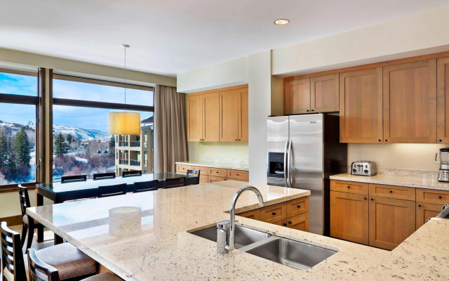 3 Bedrooms Suite with mountain view