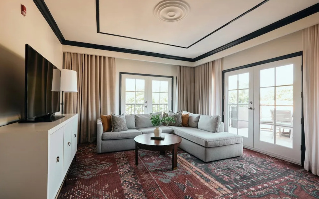 Suite with balcony