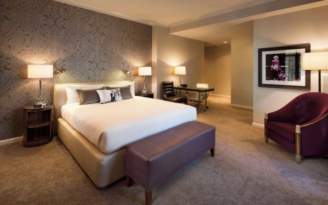 Double Corner Junior Suite