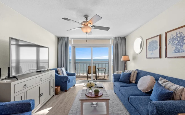 4 Bedrooms Deluxe room with balcony and oceanfront