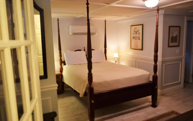 Standard Double Basement room