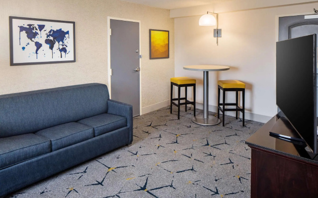 1 Bedroom Double Suite