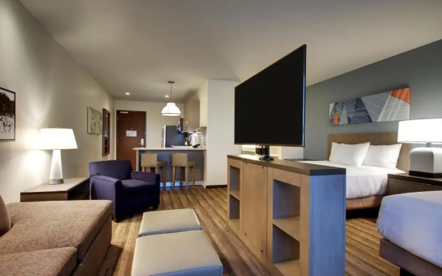 Quadruple Studio Kitchen Suite