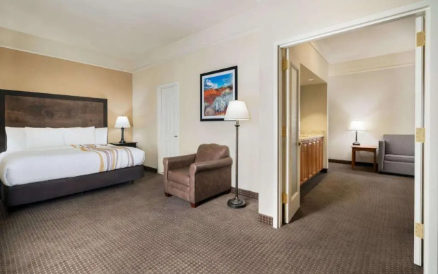 1 Bedroom Premier Quadruple Suite with pool view