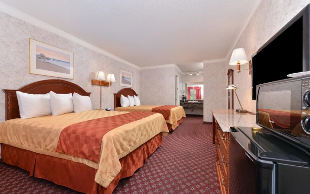 Standard Quadruple room with balcony