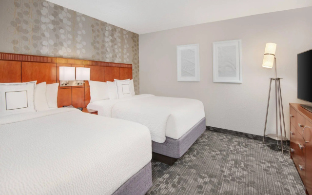 2 Bedrooms Quadruple Suite with balcony and with courtyard view