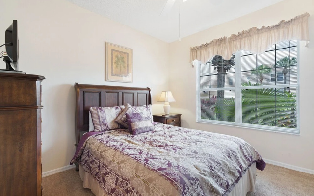 4 Bedrooms House