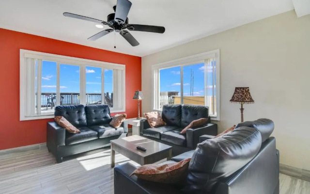 2 Bedrooms Suite with ocean view