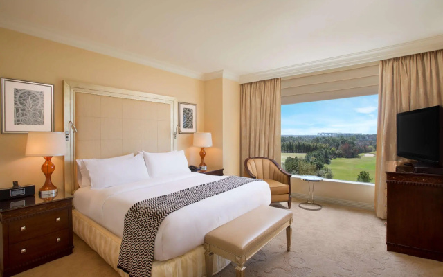 Waldorf Accessible Double Suite