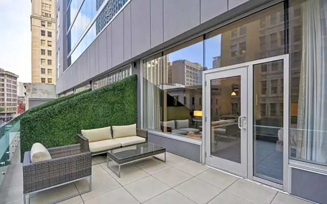 1 Bedroom Suite with balcony and with city view