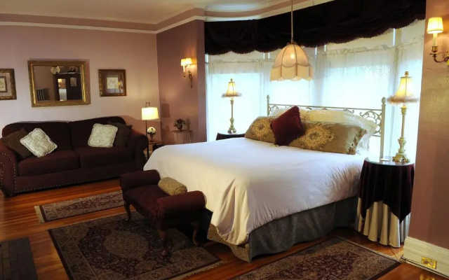 Deluxe Double Suite