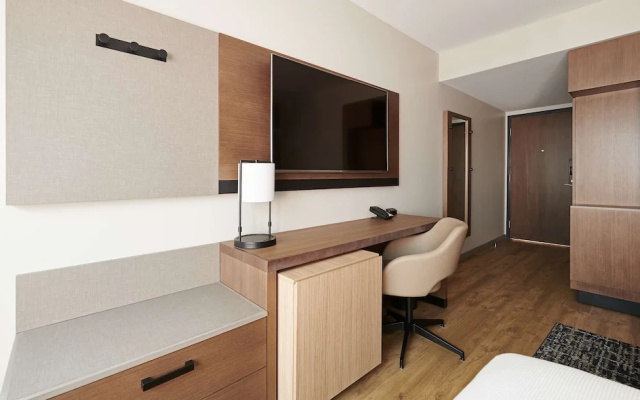 Standard room with balcony and with mountain view