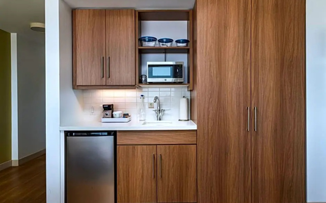 Standard Double room with city view