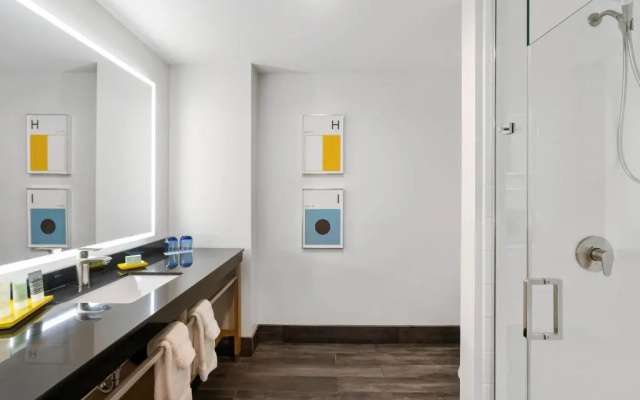 Standard room with harbour view