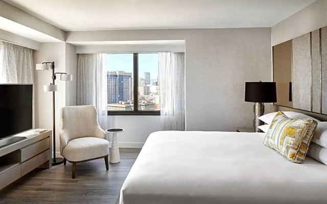 1 Bedroom Luxury Double Suite with city view