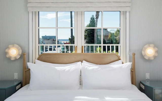Standard Double room with ocean view
