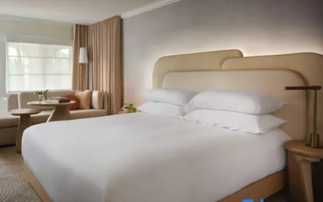 Standard room with courtyard view