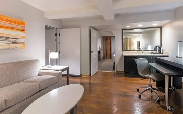 2 Bedrooms Sextuple Suite