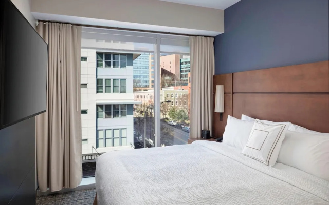 2 Bedrooms Suite with city view