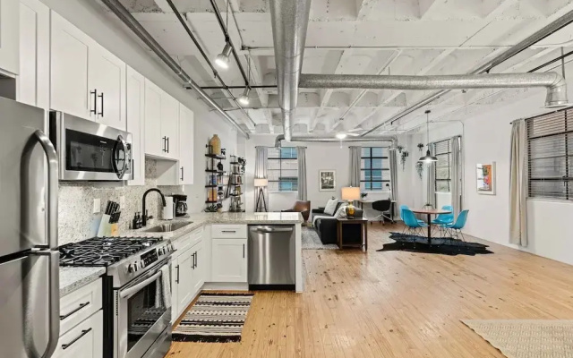 Deluxe Apartment