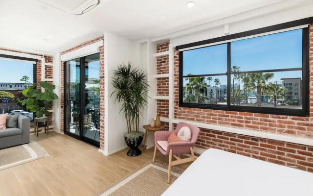 Double Suite with balcony and with city view