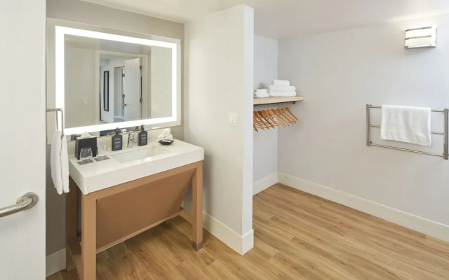 1 Bedroom Suite with city view