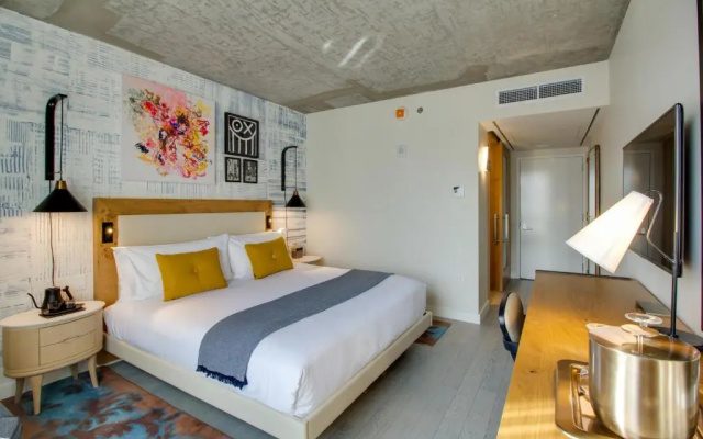 Double room with city view