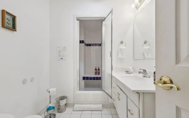 Quadruple Family Suite