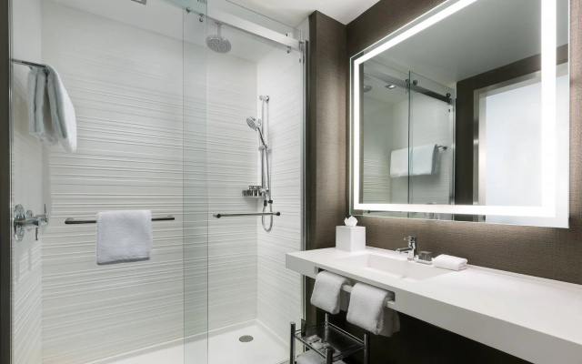 Standard Double room with city view