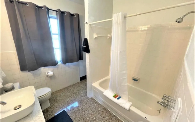 Deluxe Double Suite with pool view