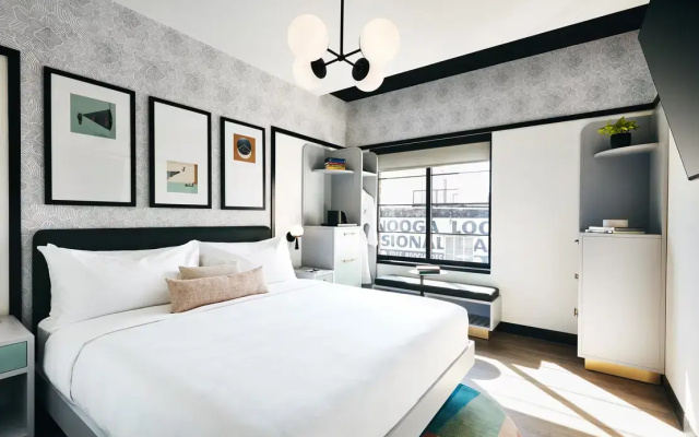 Executive Double room with street view