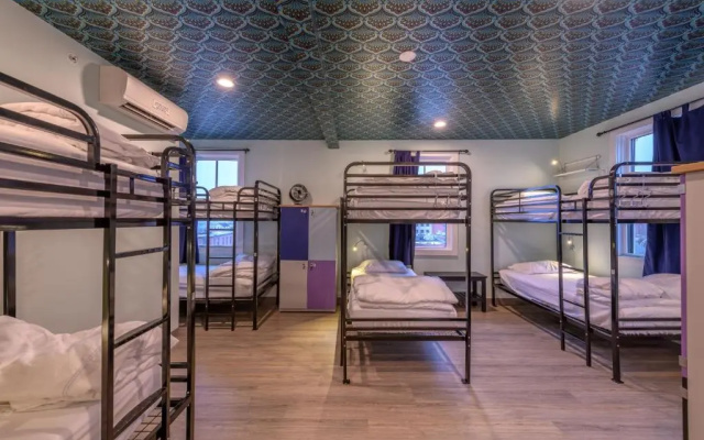 Bed in Dorm