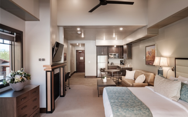 Suite with balcony