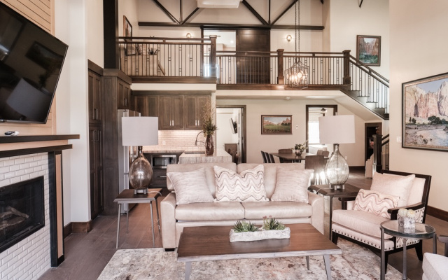 Grand room