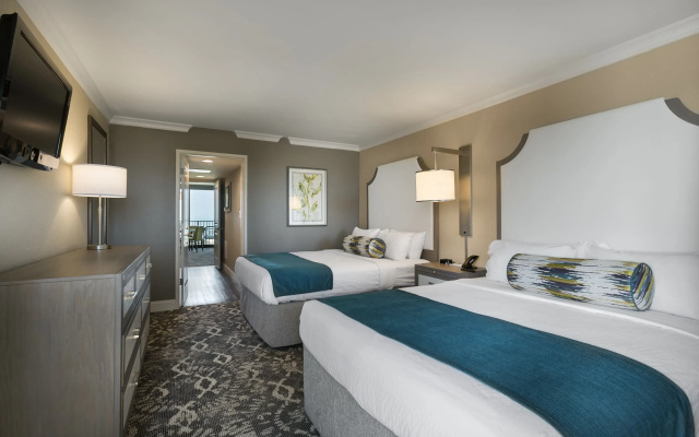Suite with ocean view