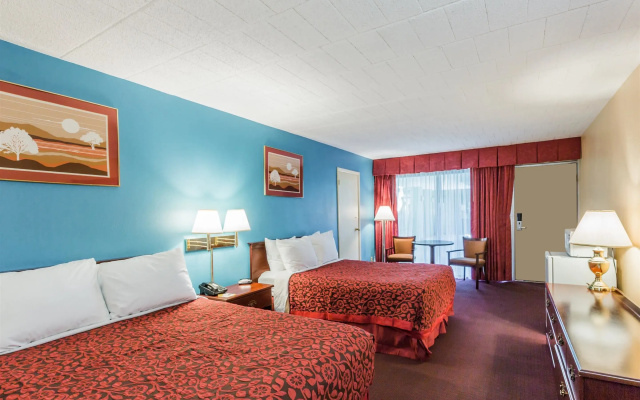 Standard Quadruple Basement room