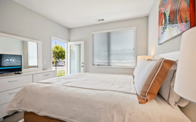 2 Bedrooms Luxury Apartment