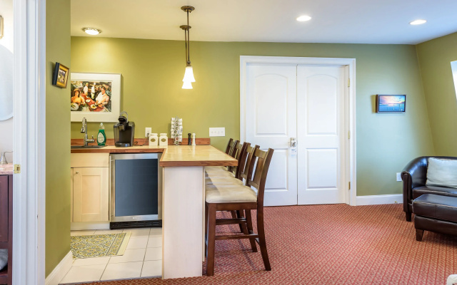1 Bedroom Suite