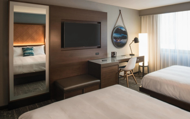 Standard room with pool view