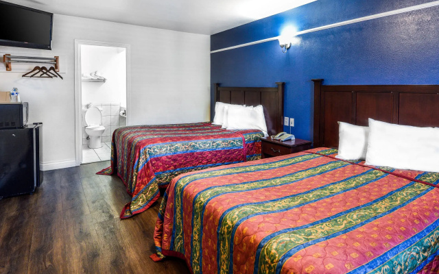 Standard Quadruple room
