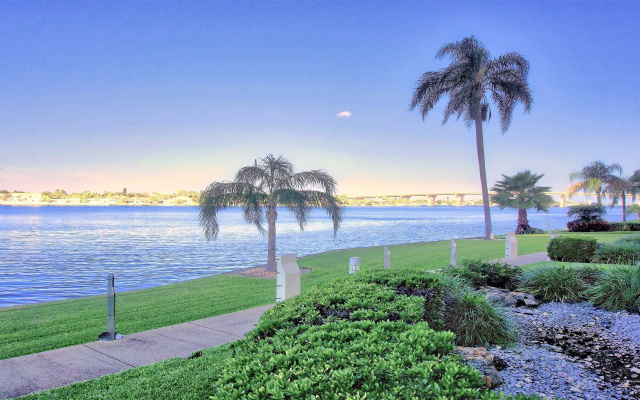 Standard Family room with water view