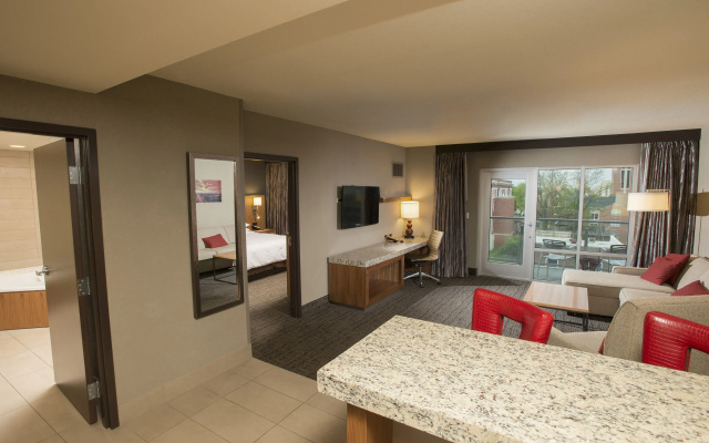 Suite with balcony