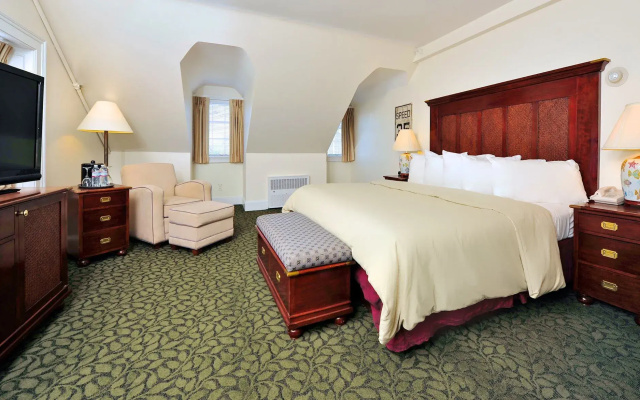 Premier room