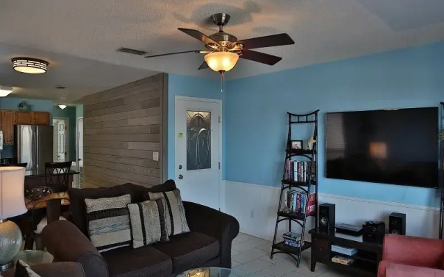 3 Bedrooms Duplex Cottage with balcony and beachfront
