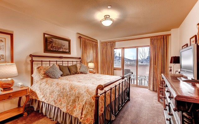 Premier room