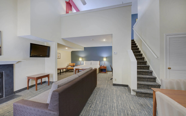 1 Bedroom Duplex Apartment