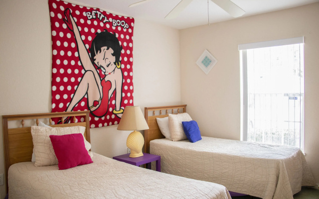 4 Bedrooms Cottage
